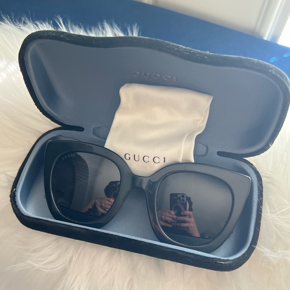 Women’s Gucci sunglasses